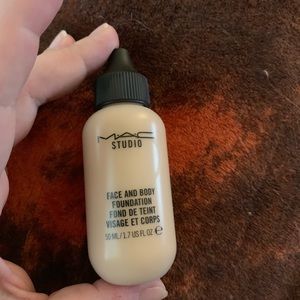 MAC studio foundation